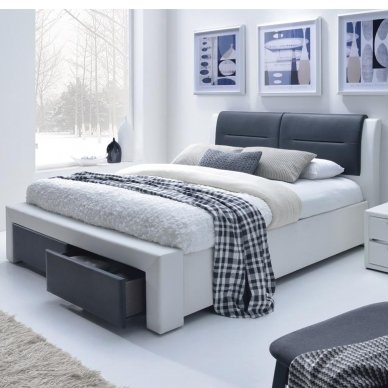 Lova su stalčiais HML140